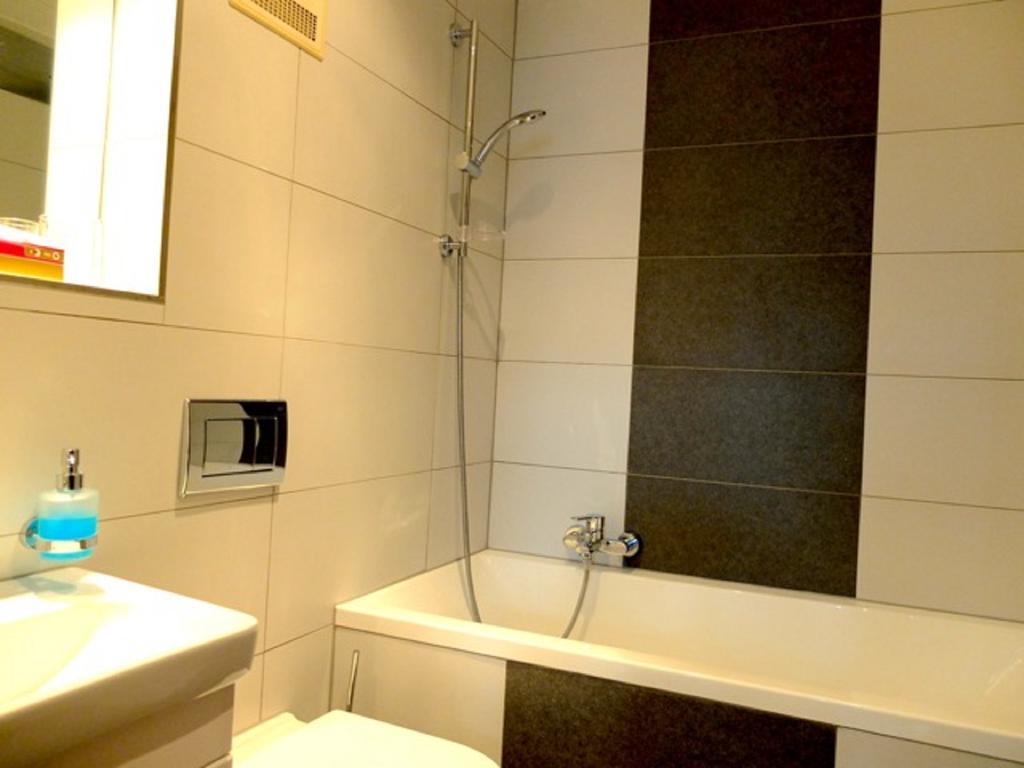 Hotel Am Schelztor Esslingen am Neckar Ngoại thất bức ảnh